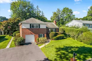 19 Dartmouth Ter, White Plains, NY 10607 - Photo 2