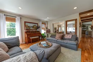 406 Vanderbilt Blvd, Oakdale, NY 11769 - Photo 4