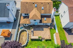 2455 7th Ave, East Meadow, NY 11554 - Photo 38