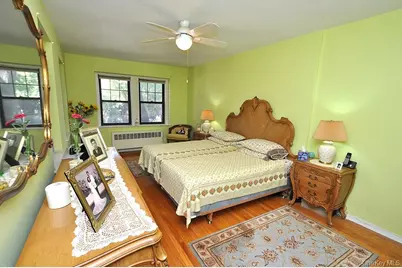 209 Garth Road #2M, Scarsdale, NY 10583 - Photo 2
