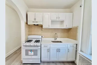 1823 Radcliff Avenue, Bronx, NY 10462 - Photo 8