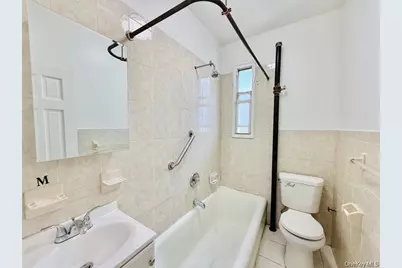 1823 Radcliff Avenue, Bronx, NY 10462 - Photo 16