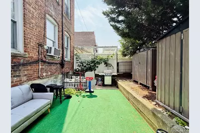 1823 Radcliff Avenue, Bronx, NY 10462 - Photo 24
