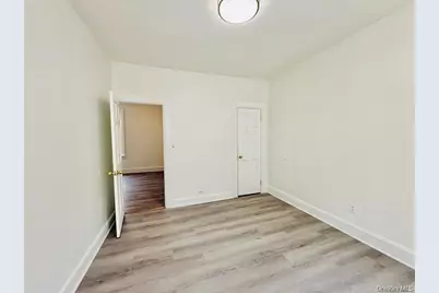 1823 Radcliff Avenue, Bronx, NY 10462 - Photo 12