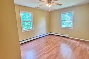260 Oceanside St, Islip Terrace, NY 11752 - Photo 8