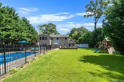 136 Vanderbilt Boulevard, Oakdale, NY 11769 - Photo 12