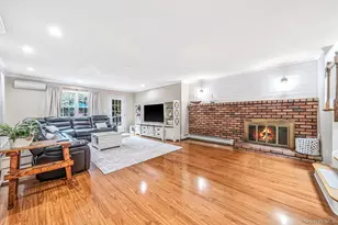 136 Vanderbilt Blvd, Oakdale, NY 11769 - Photo 20