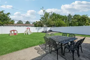 12 Lillian Ln, Plainview, NY 11803 - Photo 36