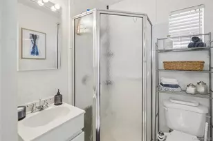 12 Lillian Ln, Plainview, NY 11803 - Photo 24