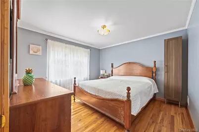 81 Avondale Road, Yonkers, NY 10710 - Photo 18