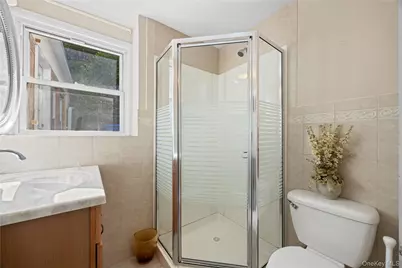 81 Avondale Road, Yonkers, NY 10710 - Photo 36