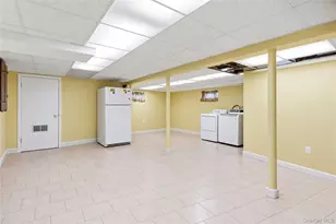 1691 Ivanhoe Dr, Merrick, NY 11566 - Photo 22