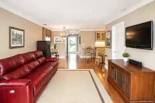 1039 Savoy Dr, Melville, NY 11747 - Photo 8
