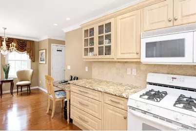 1039 Savoy Drive, Melville, NY 11747 - Photo 6