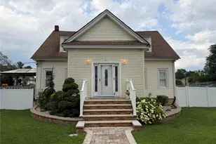 611 Park Ave, Uniondale, NY 11553 - Photo 2