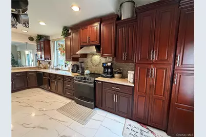 611 Park Avenue, Uniondale, NY 11553 - Photo 30