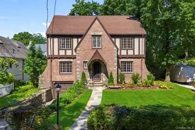 12 Dimitri Place, Larchmont, NY 10538 - Photo 2