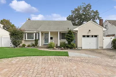 67 Deer Lake Drive, North Babylon, NY 11703 - Photo 2