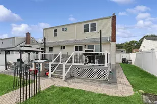 67 Deer Lake Dr, North Babylon, NY 11703 - Photo 32