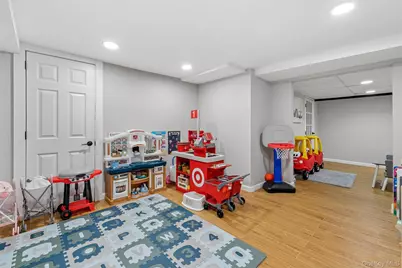 67 Deer Lake Drive, North Babylon, NY 11703 - Photo 26