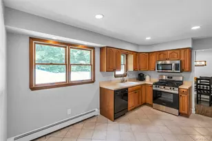 19 Opal Ct, Hauppauge, NY 11788 - Photo 12