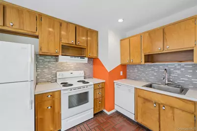 59 Homewood Drive, Hampton Bays, NY 11946 - Photo 4