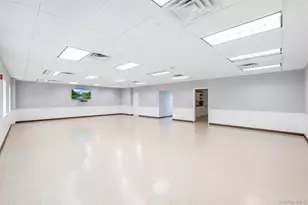 327 Medea Way, Central Islip, NY 11722 - Photo 44