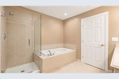 327 Medea Way, Central Islip, NY 11722 - Photo 28