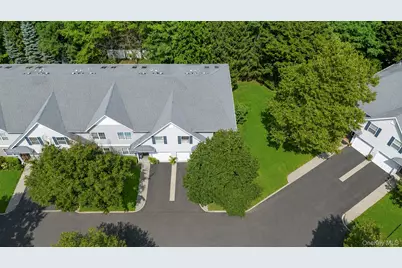 327 Medea Way, Central Islip, NY 11722 - Photo 2