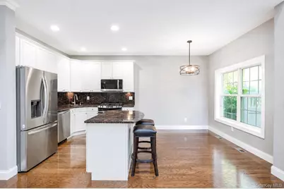 327 Medea Way, Central Islip, NY 11722 - Photo 14