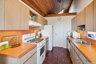46 Captain Kidds Path, Montauk, NY 11954 - Photo 8