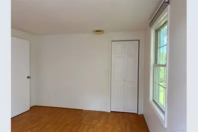 7 Gables Court, Dix Hills, NY 11746 - Photo 10