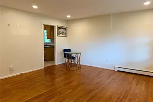 7 Gables Ct, Dix Hills, NY 11746 - Photo 2