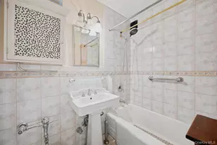 50-22 40th St, Sunnyside, NY 11104 - Photo 12