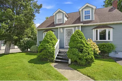 638 Sergeant Palmateer Way, Wappingers Falls, NY 12590 - Photo 2
