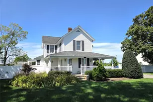 305 Edwards Ave, Calverton, NY 11933 - Photo 2