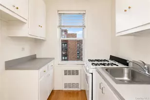 42-40 Bowne St, Flushing, NY 11355 - Photo 4