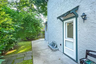 11 Potters Ct, Great Neck, NY 11024 - Photo 14