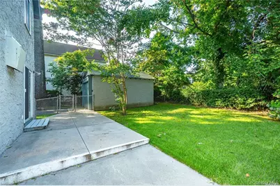 11 Potters Court, Great Neck, NY 11024 - Photo 16