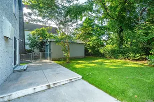 11 Potters Ct, Great Neck, NY 11024 - Photo 16