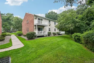 192 Doxbury Lane, Suffern, NY 10901 - Photo 22