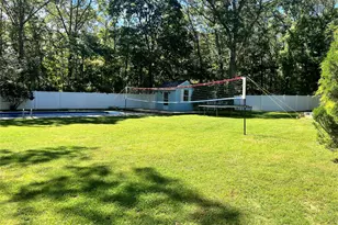 1029 Wading River Manor Rd, Manorville, NY 11949 - Photo 12