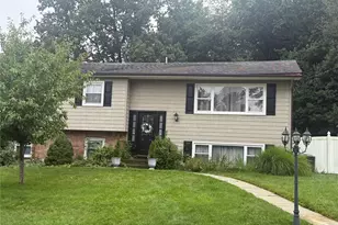 136 Orchid Dr, Pearl River, NY 10965 - Photo 2