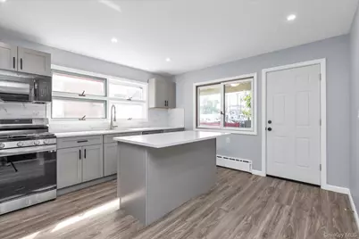 6 Franklin Avenue #Lower, Port Washington, NY 11050 - Photo 8