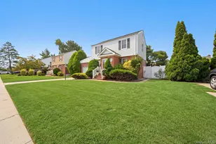 2262 1st St, East Meadow, NY 11554 - Photo 2