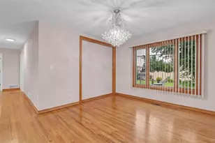 30 Andover Ln, Hicksville, NY 11801 - Photo 8