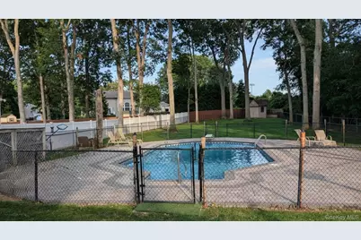132 Washington Avenue, Plainview, NY 11803 - Photo 38