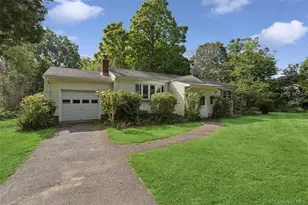 650 Greenfield S Ln, Southold, NY 11971 - Photo 2