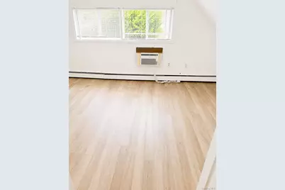 361 Twin S Lane, Wantagh, NY 11793 - Photo 2