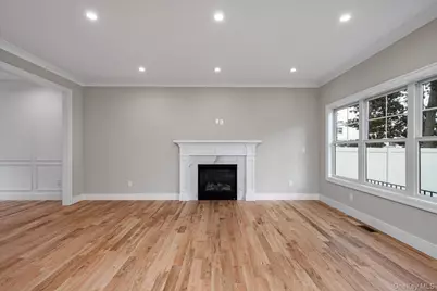 115 Jackson Avenue, Massapequa Park, NY 11762 - Photo 8